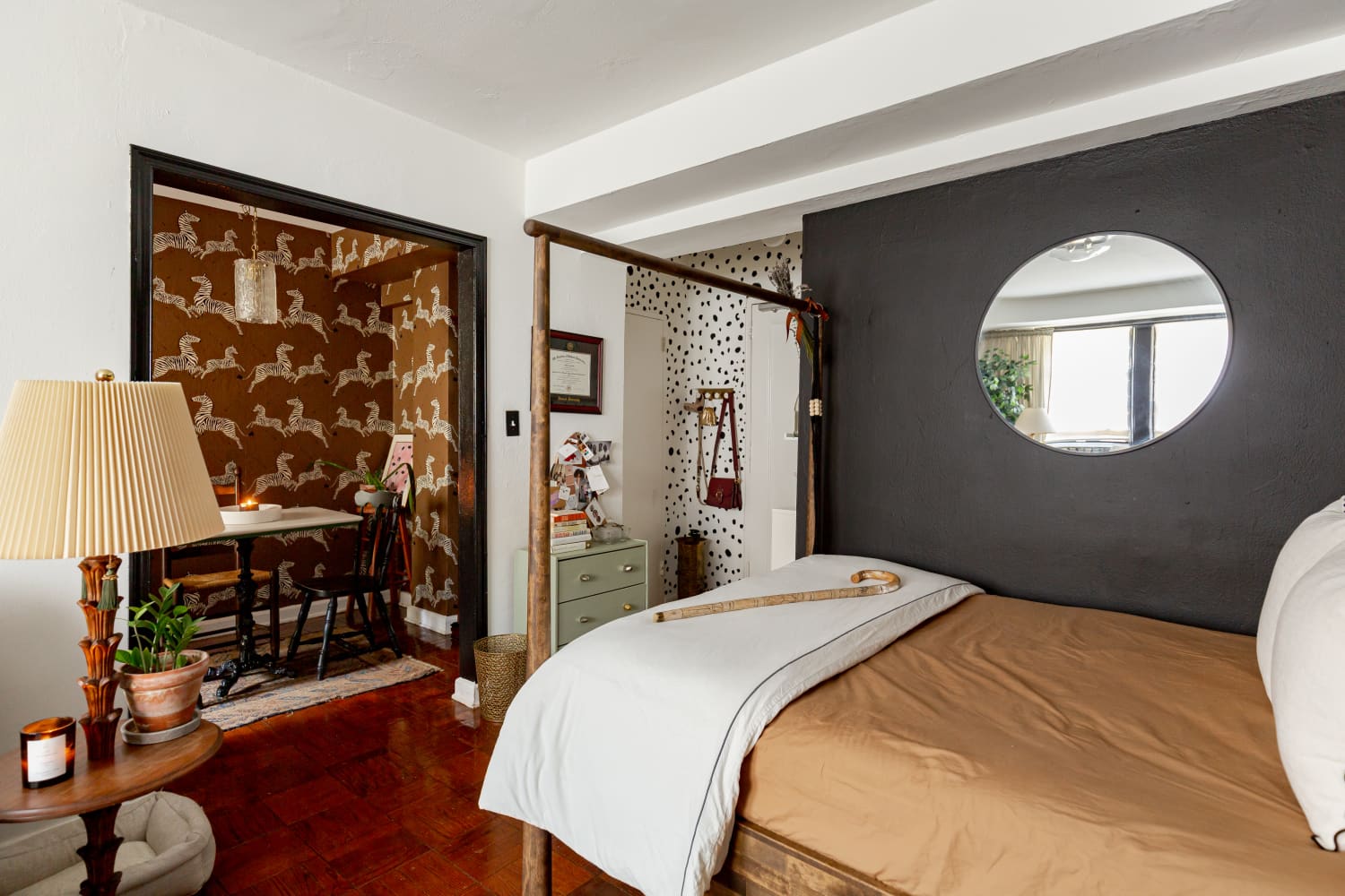 11 Bedroom Mirror Ideas - How to Use Mirrors in the Bedroom | Apartment ...